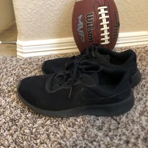 Boys Nike tennis shoes